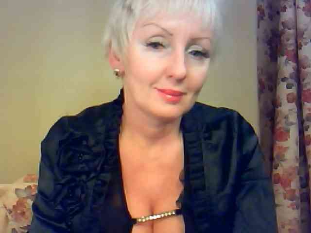 SweetHot-IM_69 webcam