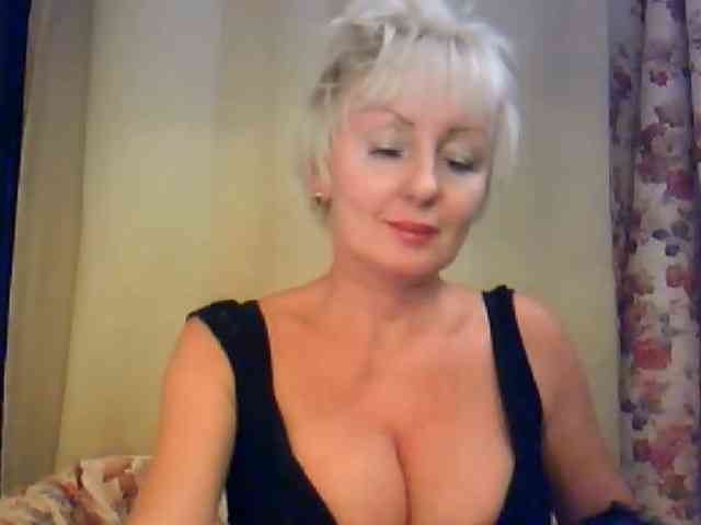 SweetHot-IM_69 webcam