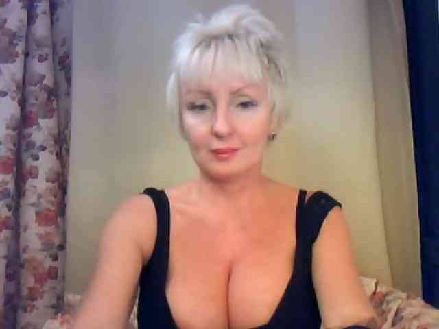 SweetHot-IM_69 webcam