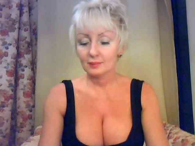 SweetHot-IM_69 webcam
