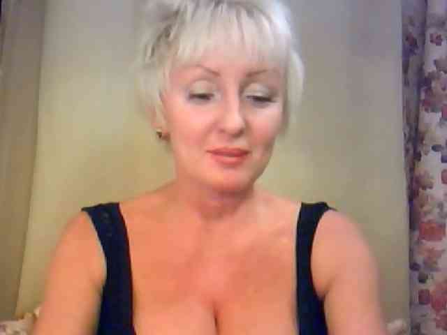 SweetHot-IM_69 webcam