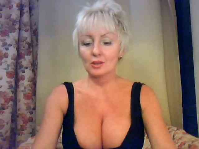 SweetHot-IM_69 webcam