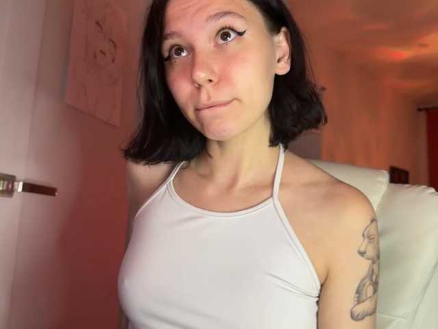 PinkDolly18 webcam