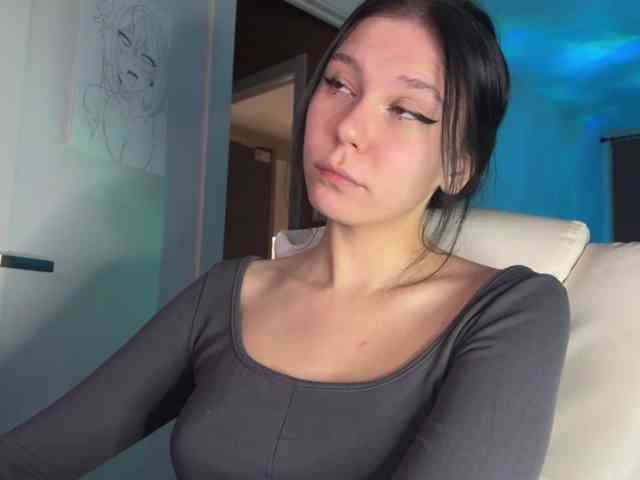 PinkDolly18 webcam