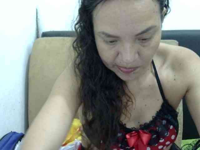 ElizabethMart webcam