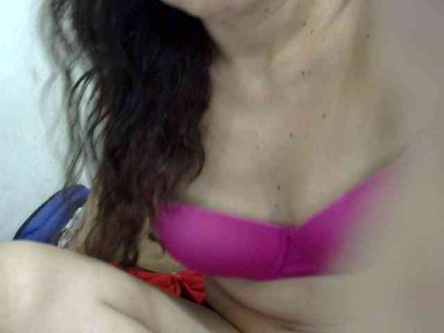 ElizabethMart webcam
