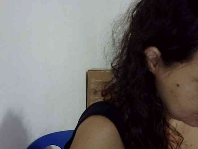 ElizabethMart webcam