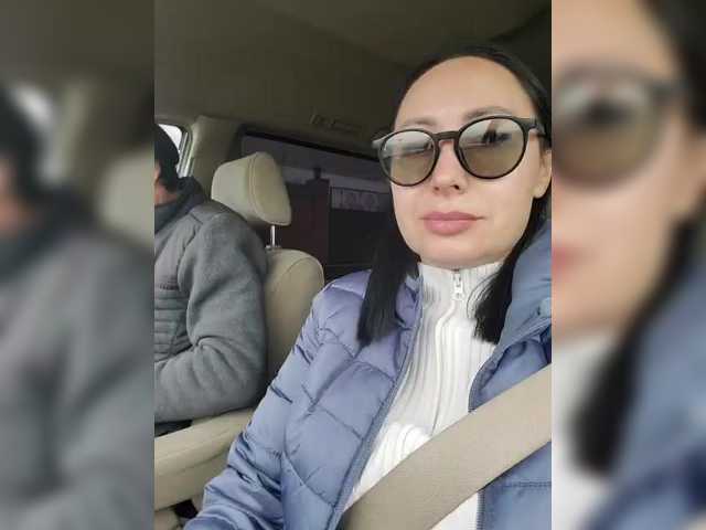 Entra en el chat con el modelo Alex80-201 Alex80-201