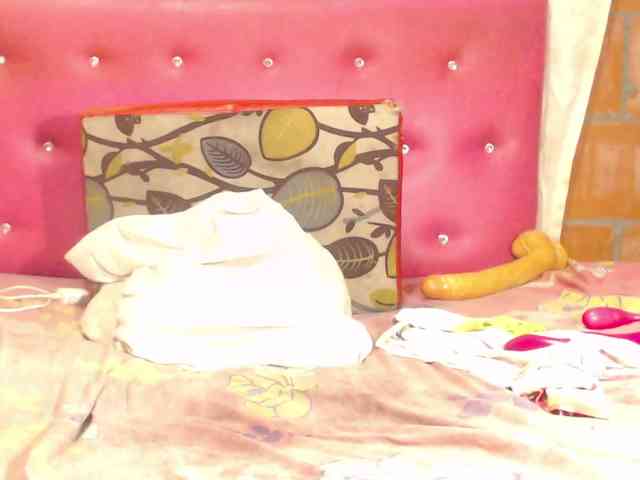 KARLAFREAKK webcam