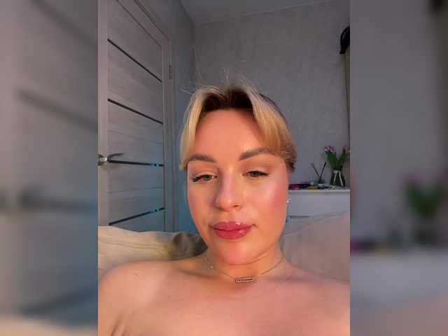 Accedi alla chat con il nickname Mila-m Mila-m