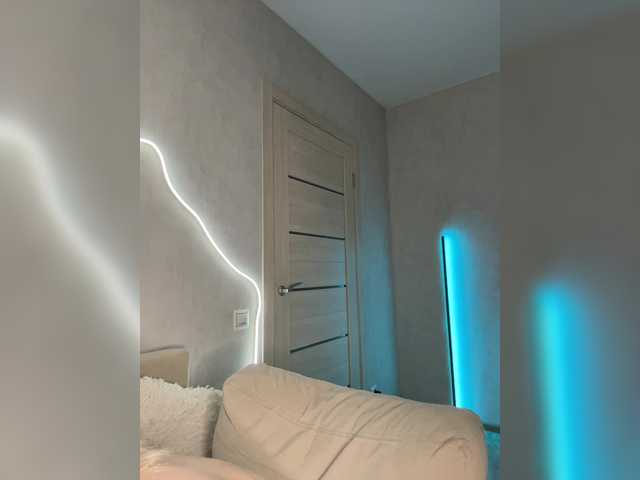 Entra en el chat con el modelo Mila-m Mila-m