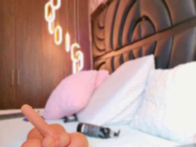 SarahGrey webcam