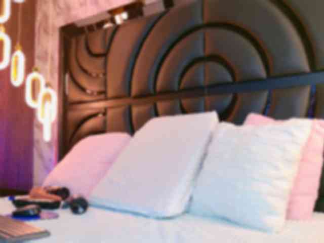 SarahGrey webcam