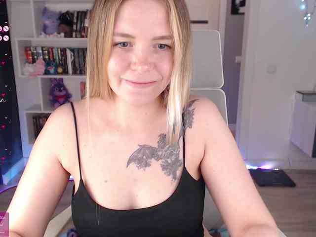 EmmaBryan webcam