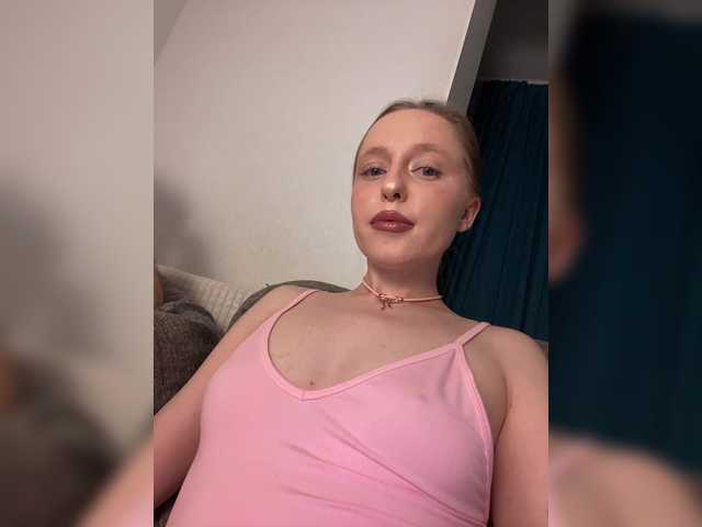 Entrez le videochat erotique avec le
modèle PeachPie PeachPie