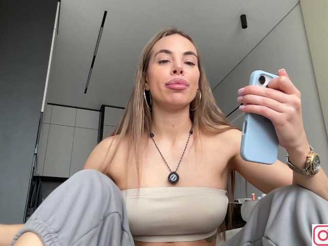 Entra en el chat con el modelo diffgirls1-1 diffgirls1-1