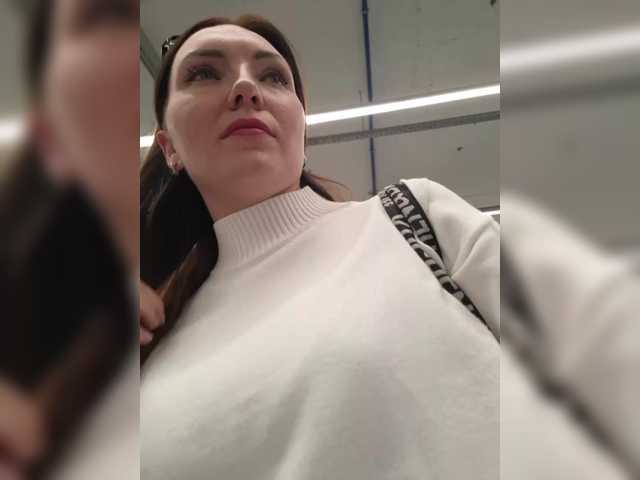 Gratis Live Sexcam mit DIVORA DIVORA