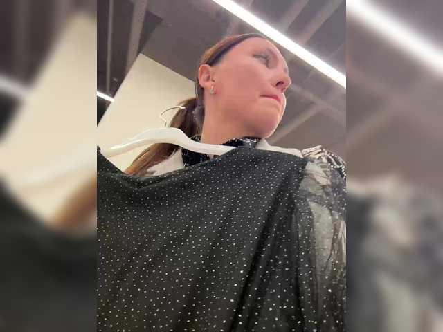 Entra en el chat con el modelo DIVORA DIVORA