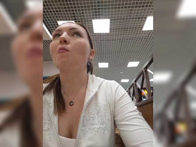 Entra en el chat con el modelo DIVORA DIVORA