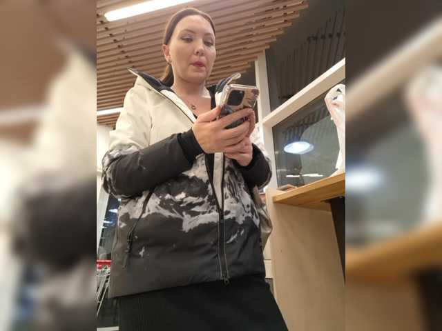 Entrez le videochat erotique avec le
modèle DIVORA DIVORA