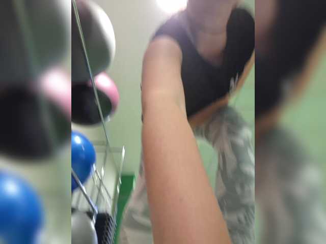 Entrez le videochat erotique avec le
modèle DIVORA DIVORA