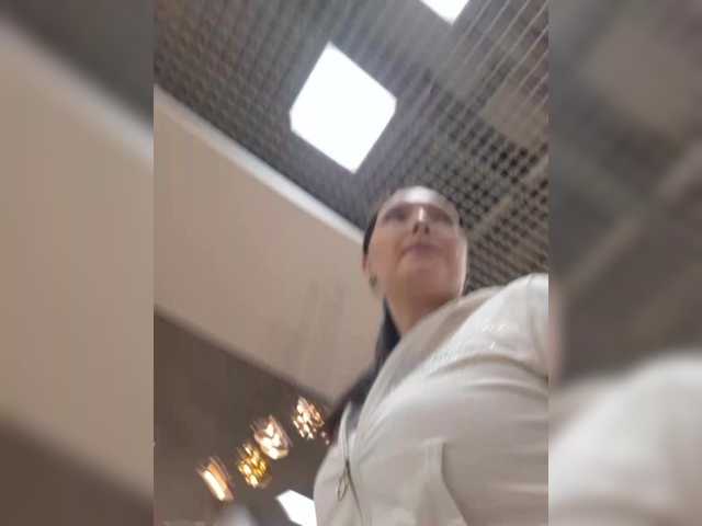 Entra en el chat con el modelo DIVORA DIVORA