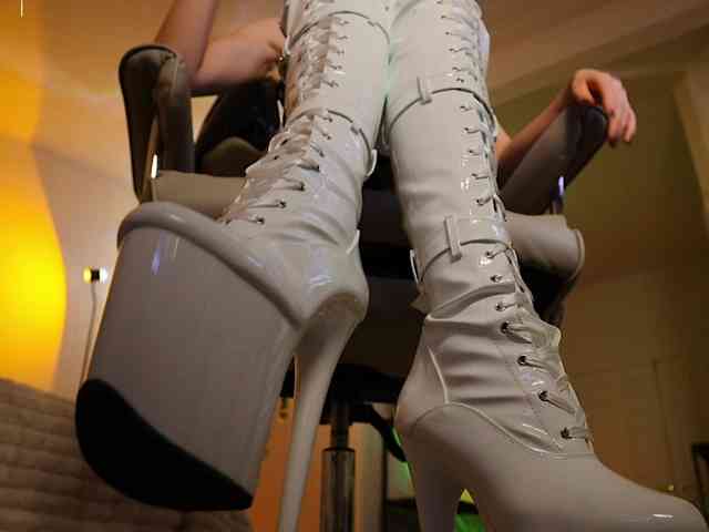 Lady_RedAlexa_ webcam