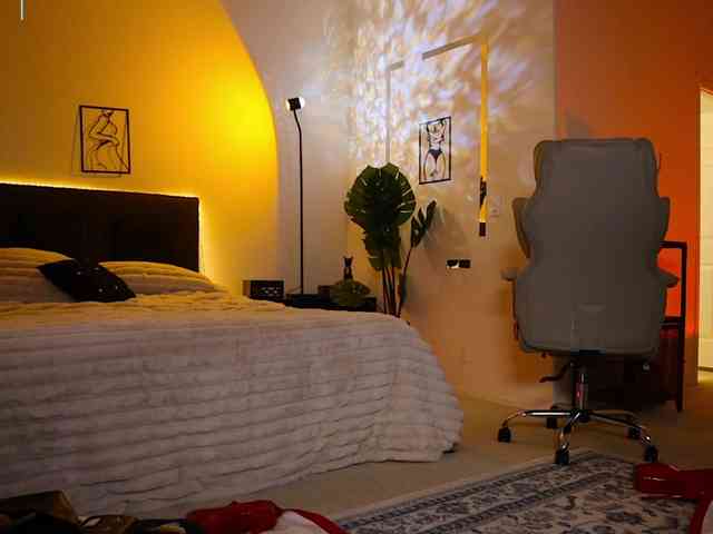 Lady_RedAlexa_ webcam