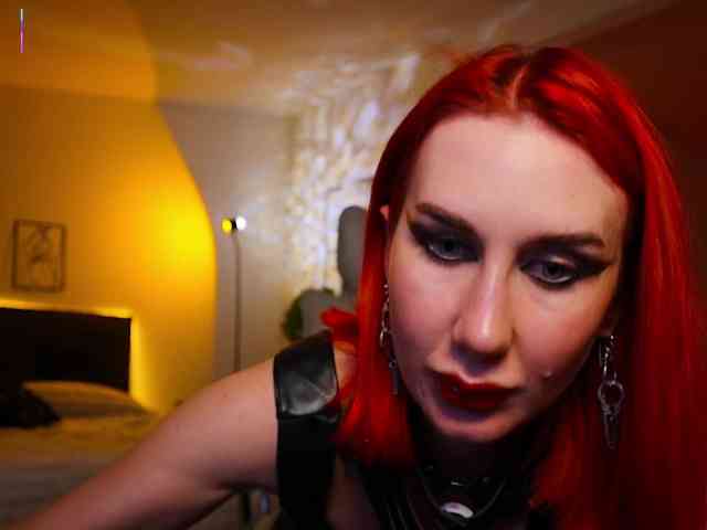 Lady_RedAlexa_ webcam
