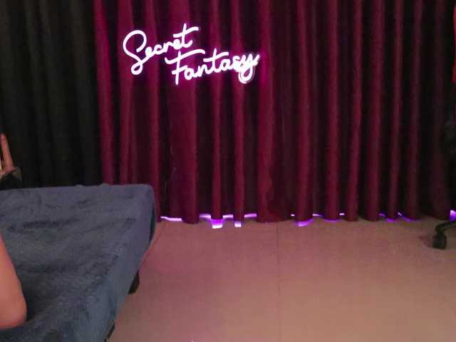 Vai a chattare su KikiandMax KikiandMax