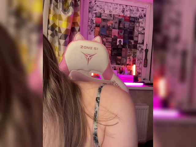 henby_streams webcam