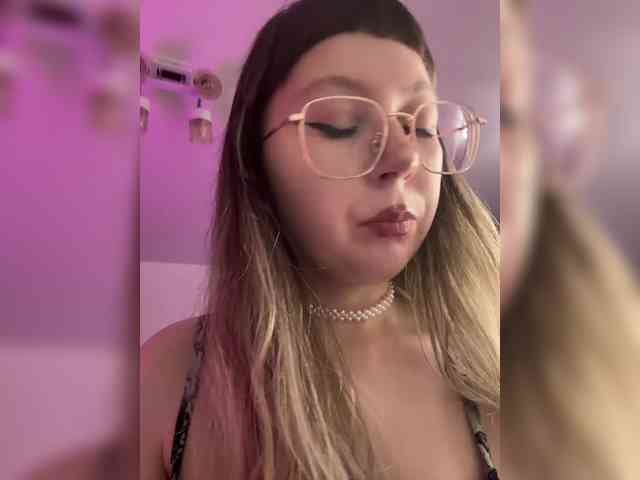 henby_streams webcam