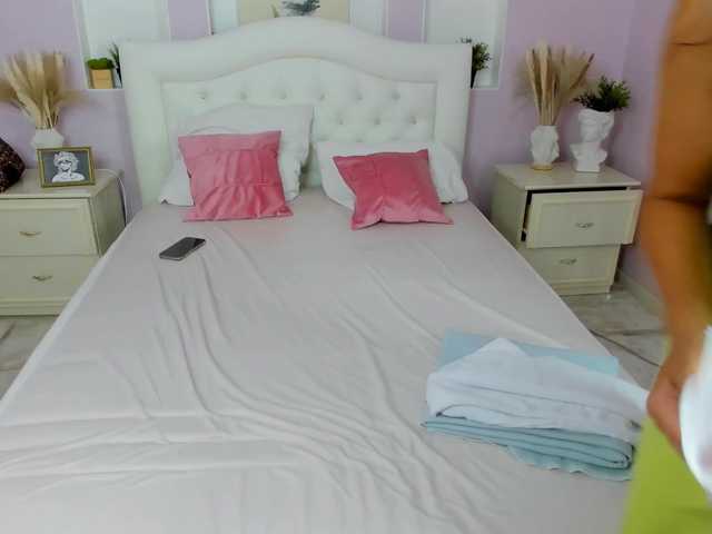 PenelopAndErica webcam