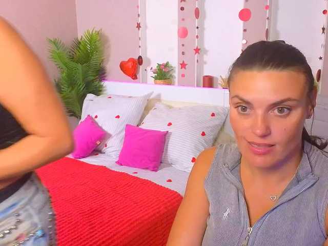 PenelopAndErica webcam