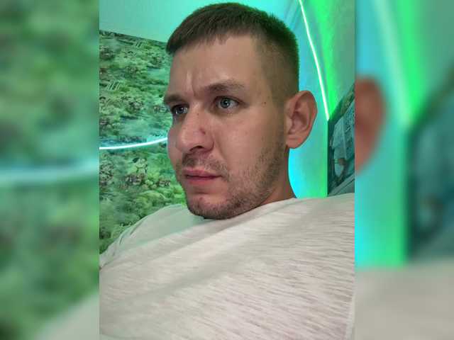Entrez le videochat erotique avec le
modèle SvParochka SvParochka