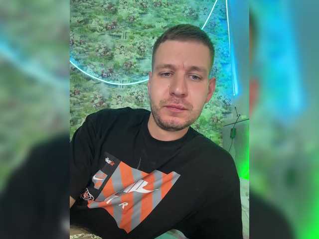 Entrez le videochat erotique avec le
modèle SvParochka SvParochka