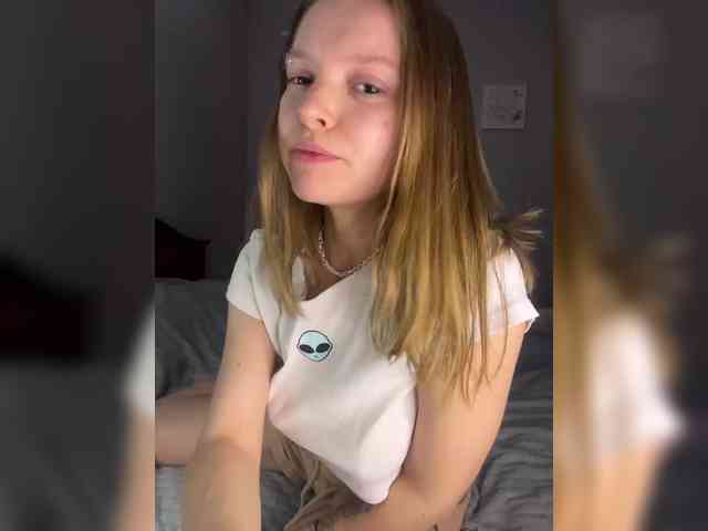 AliciaTroupe webcam