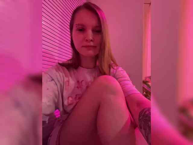 AliciaTroupe webcam