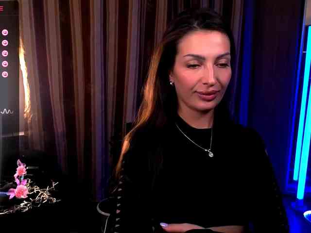 LauraBess webcam