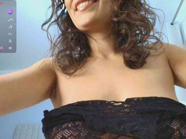 Anna-Lewis webcam