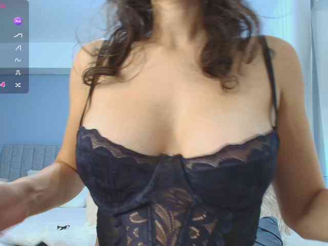 Anna-Lewis webcam