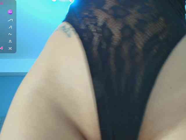 Anna-Lewis webcam