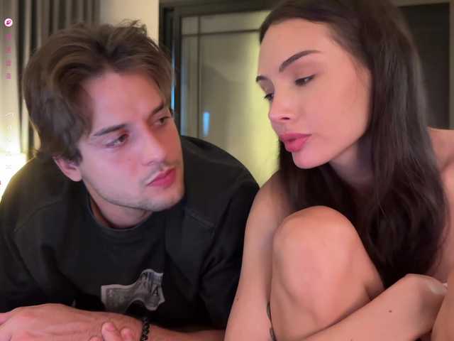 Entrez le videochat erotique avec le
modèle elisonni elisonni