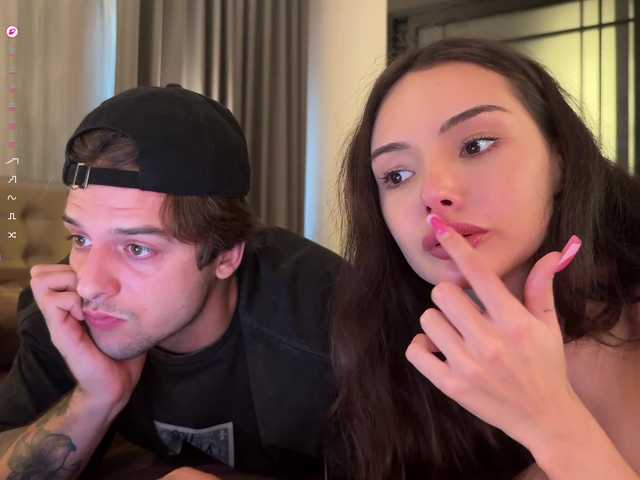 Entra en el chat con el modelo elisonni elisonni