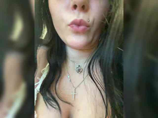 CLeoPatRa7777 webcam