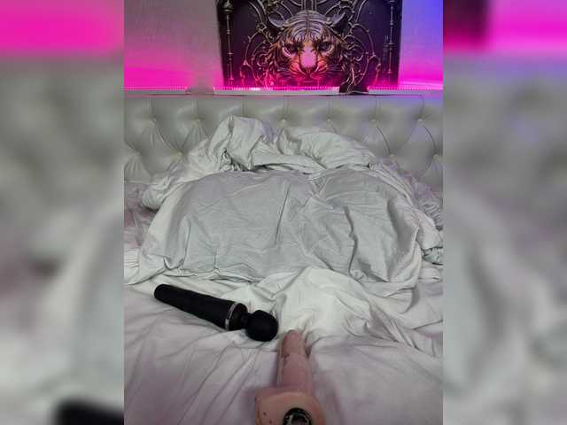 Entrez le videochat erotique avec le
modèle Madam_koss Madam_koss