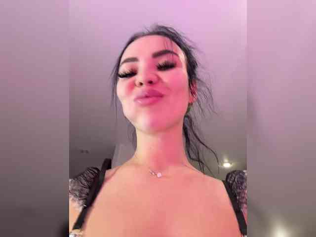 Madam_koss webcam