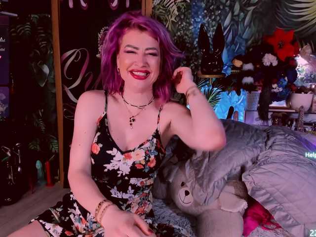 LolaHornyXXX