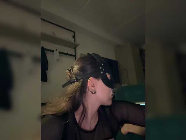 sexxy-lazyy webcam