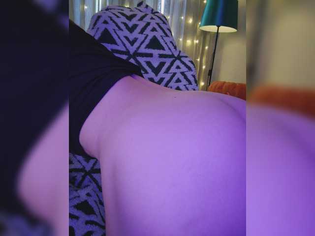 Entra en el chat con el modelo MyLittlegi MyLittlegi